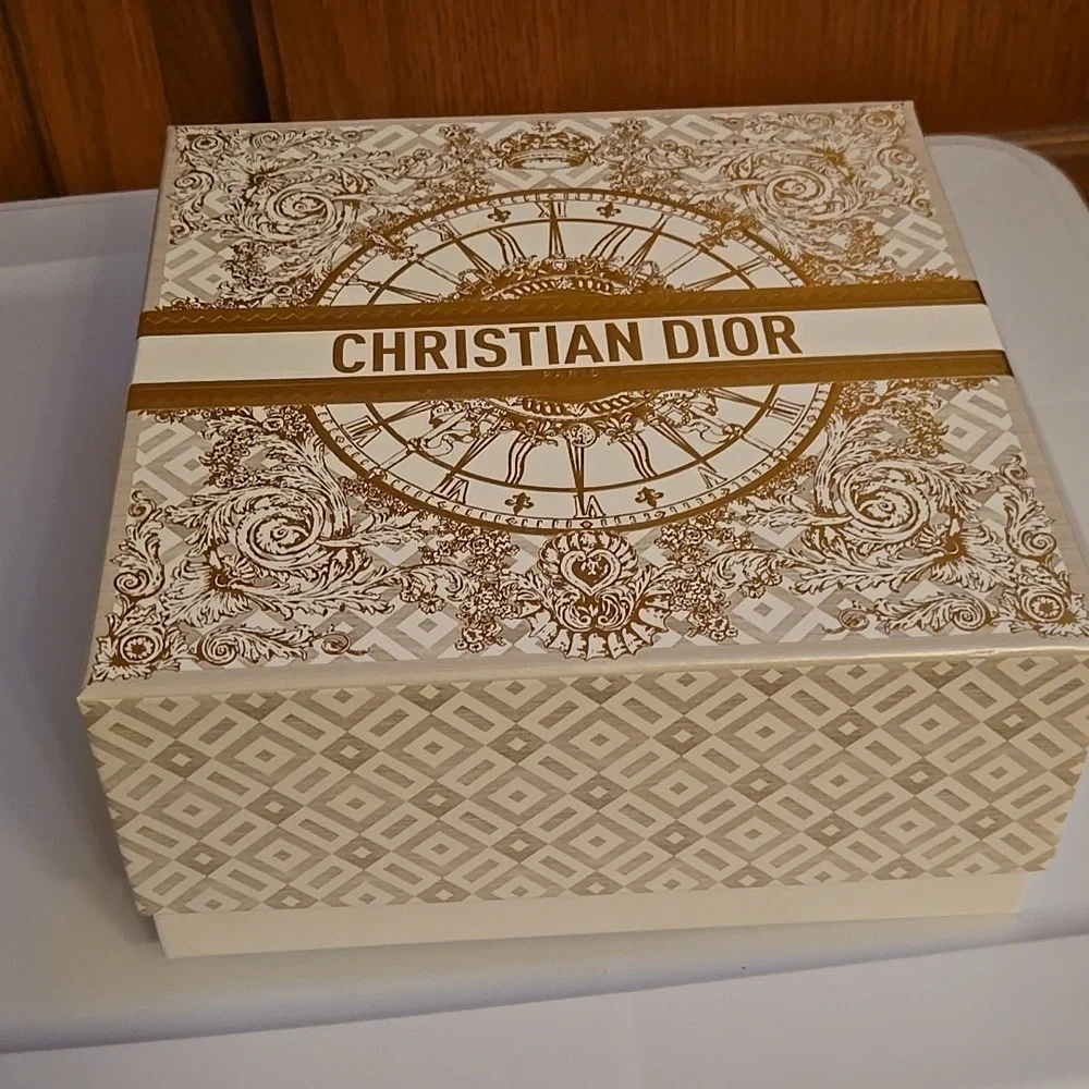 CHRISTIAN DIOR BOX & POUCH NEW